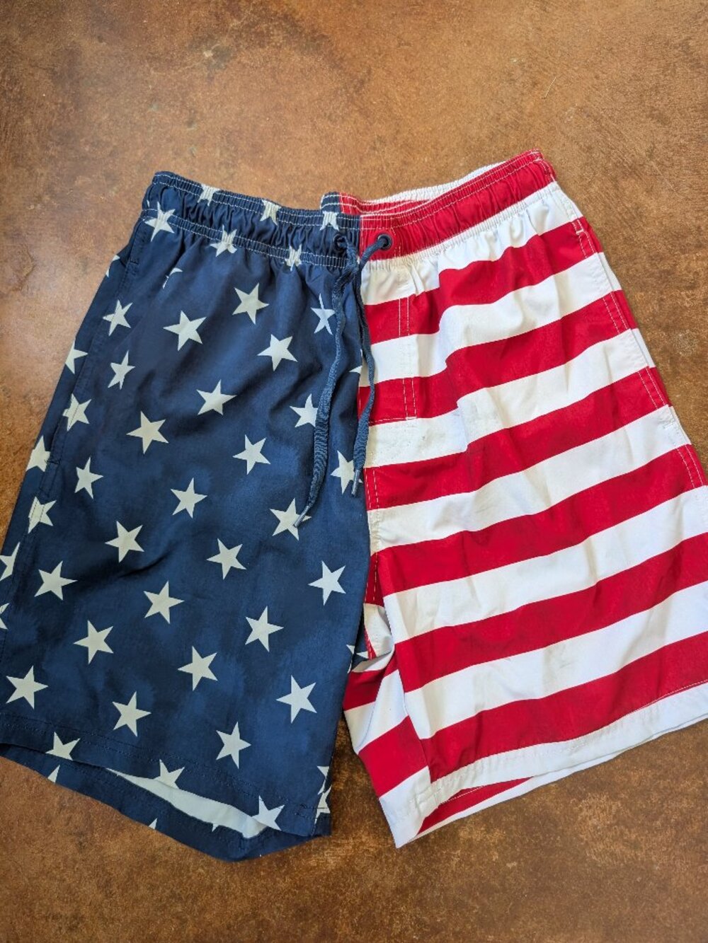 Old navy men's swim shorts size medium